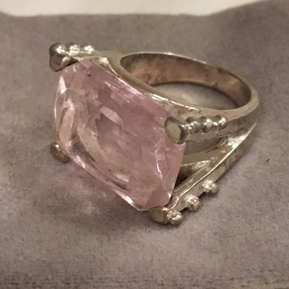 💖Silver 4 Prong Ring w/Rectangle Pink Stone